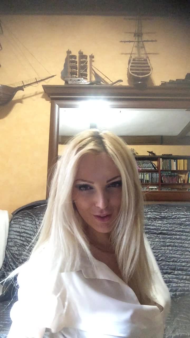 Kisses me &mdash; clip by MonnaSky