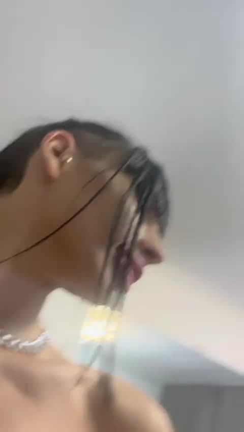 Image 10 of BritneyCharm, female webcam model, 19 years old, on live webcam