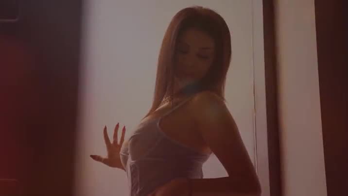 Image 91 of ElianaCarrill, female webcam model, 40 years old, on live webcam