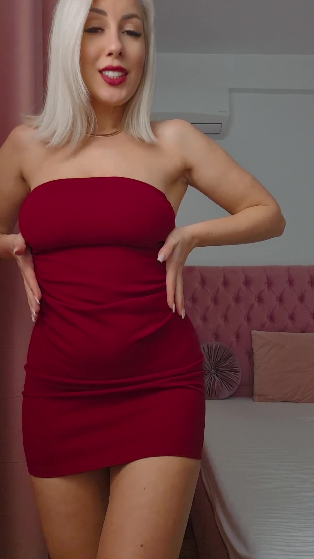 Image 2 of persiaa1, female webcam model, 35 years old, on live webcam