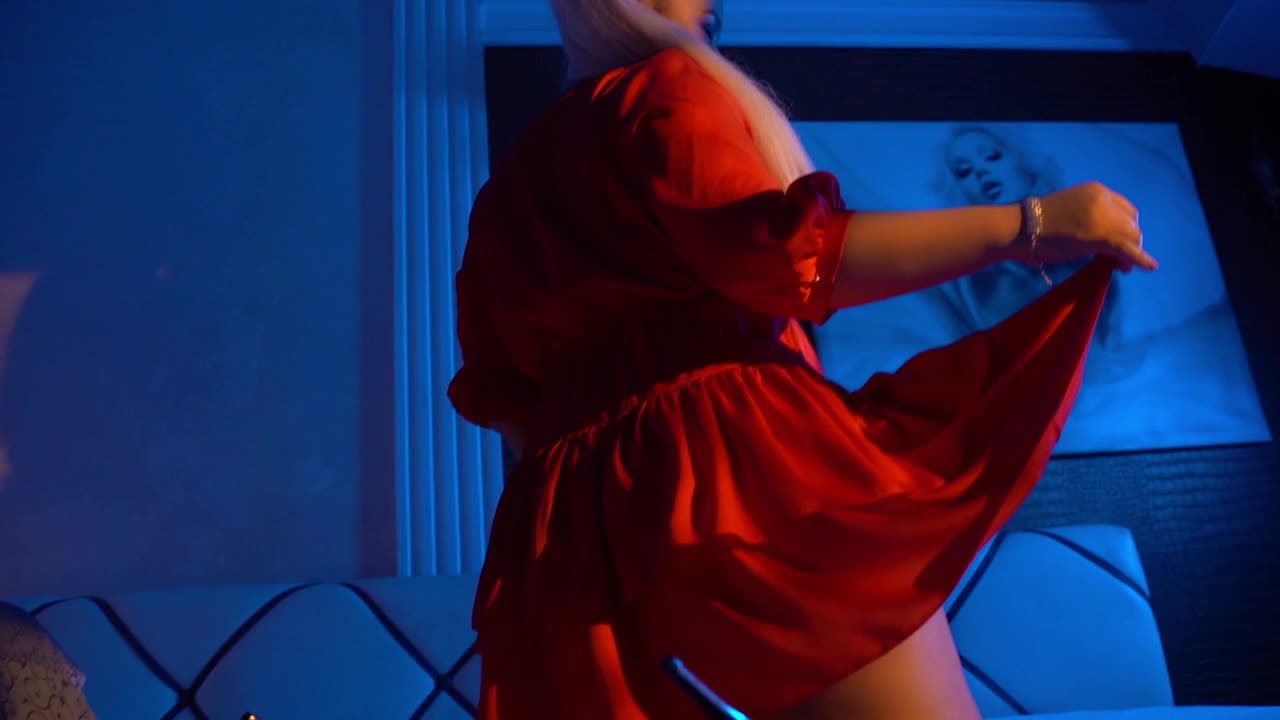 Image 1 of MiaMckenna, female webcam model, 29 years old, on live webcam