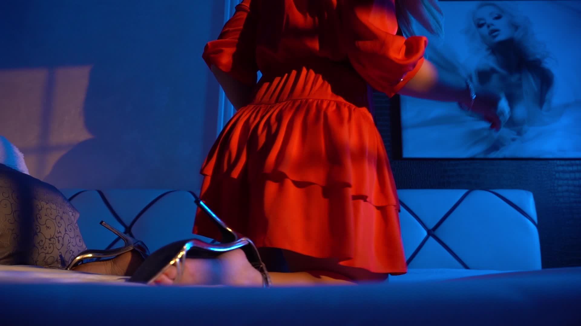 Image 56 of MiaMckenna, female webcam model, 29 years old, on live webcam