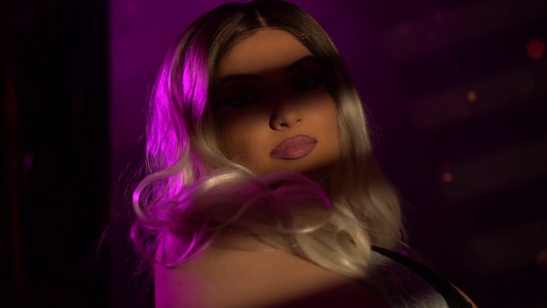 Image 93 of MiaMckenna, female webcam model, 29 years old, on live webcam