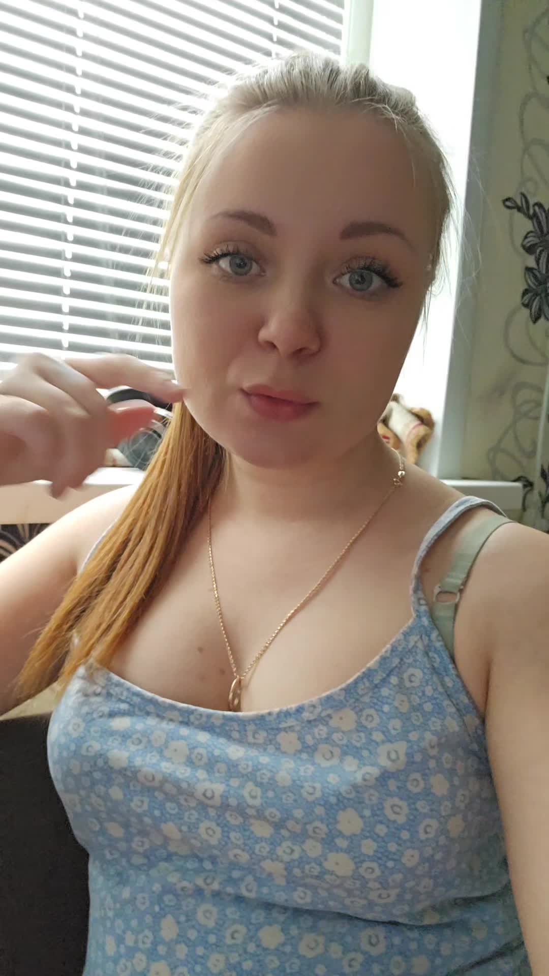 Image 1 of leila17, female webcam model, 21 years old, on live webcam