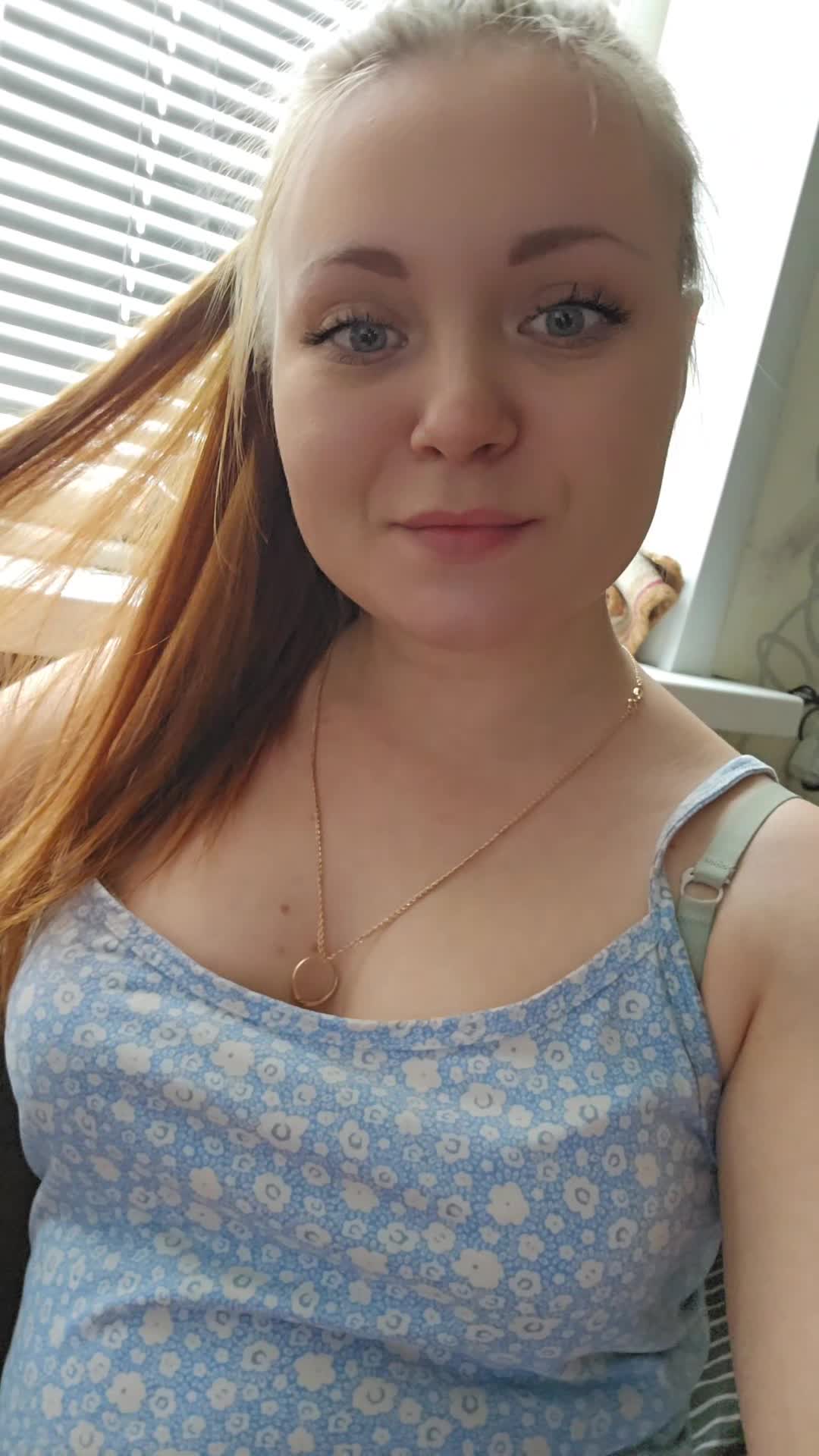 Image 2 of leila17, female webcam model, 21 years old, on live webcam