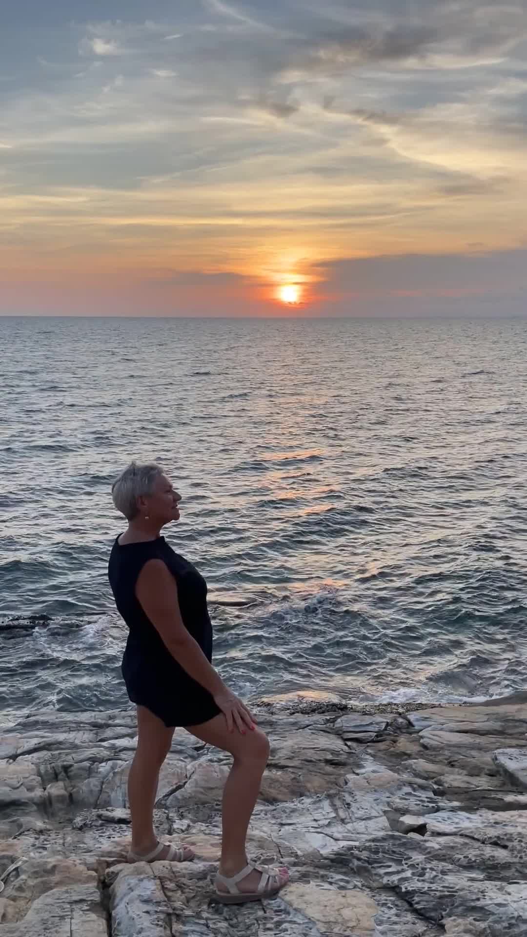 Samet Island &mdash; clip by roxana-brooks