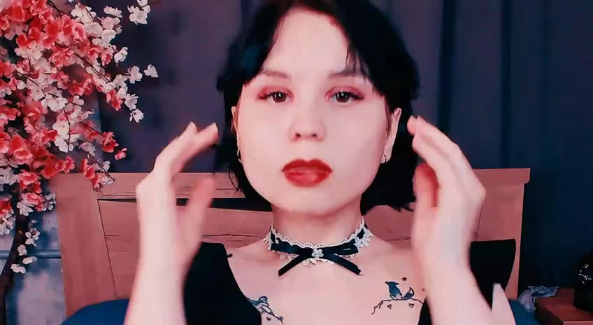 Image 2 of hellfire-club, female webcam model, 20 years old, on live webcam