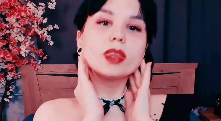 Image 6 of hellfire-club, female webcam model, 20 years old, on live webcam