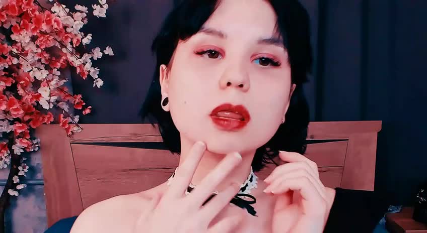 Image 7 of hellfire-club, female webcam model, 20 years old, on live webcam