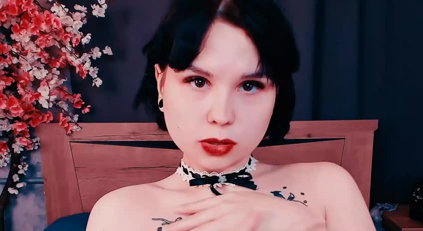 Image 8 of hellfire-club, female webcam model, 20 years old, on live webcam