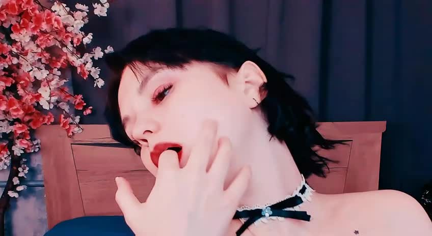 Image 10 of hellfire-club, female webcam model, 20 years old, on live webcam