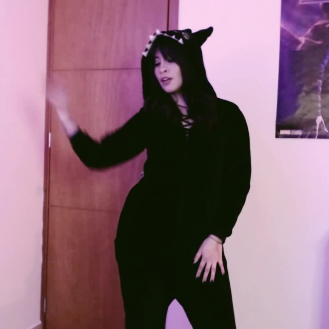 Funny dance &mdash; clip by isisdiosa