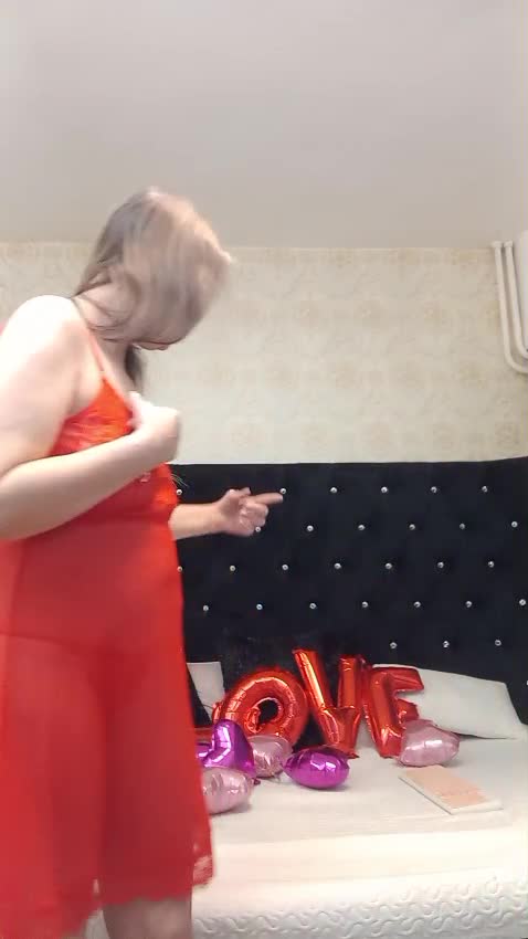 Image 3 of Lillyhott, female webcam model, 50 years old, on live webcam