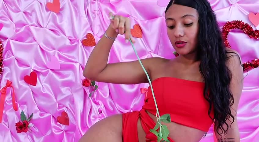 Image 5 of naomi-k, female webcam model, 20 years old, on live webcam