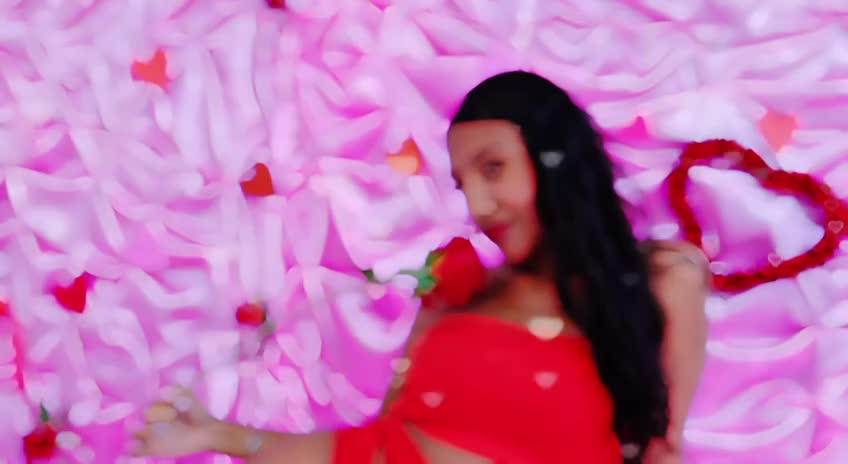 Image 7 of naomi-k, female webcam model, 20 years old, on live webcam