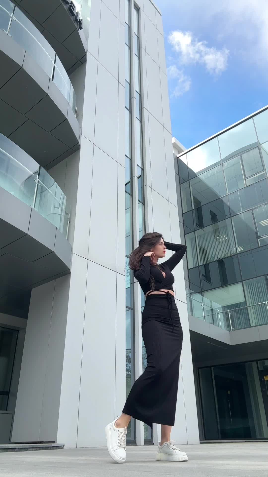 Walking &mdash; clip by Opskira