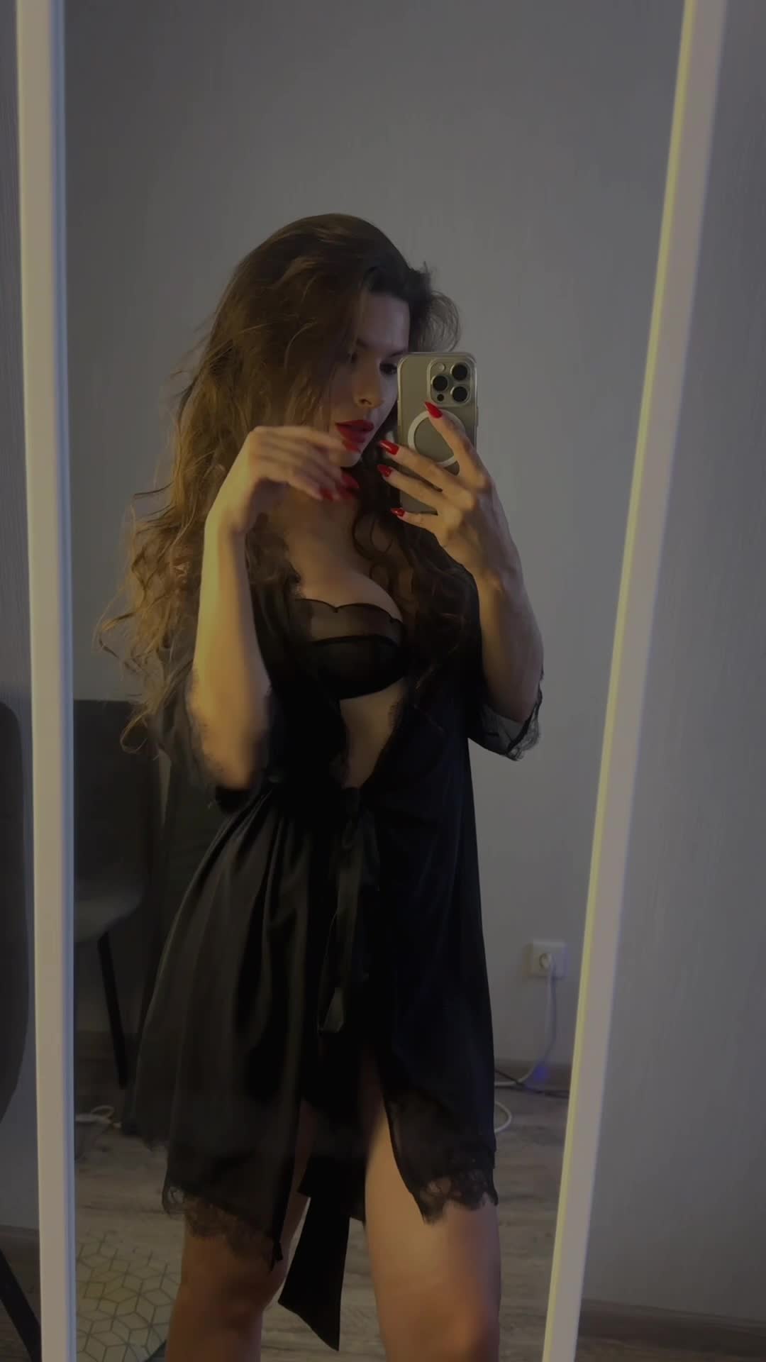 I in transparent robe &mdash; clip by Opskira