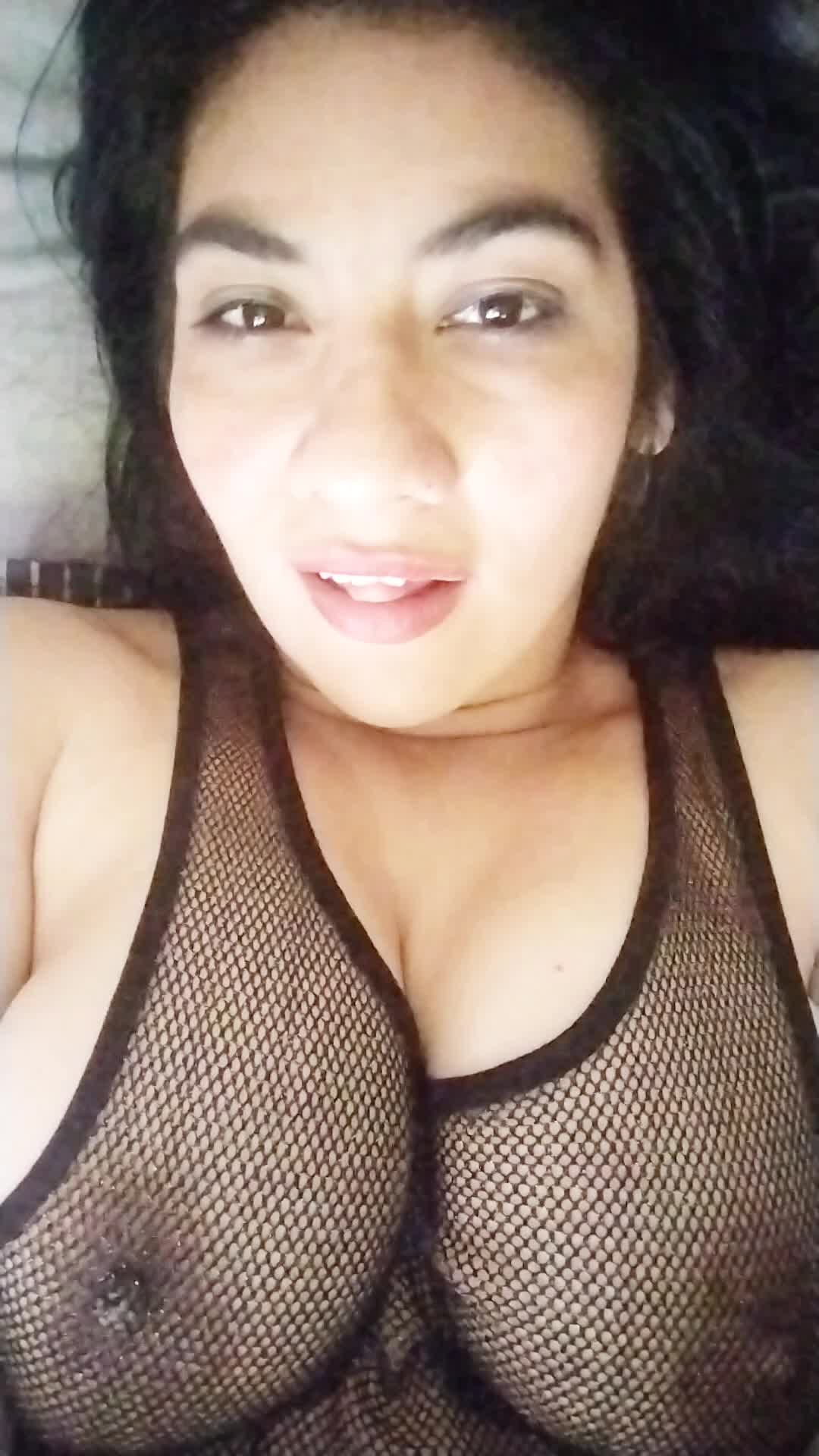 Image 13 of IMENET, female webcam model, 35 years old, on live webcam