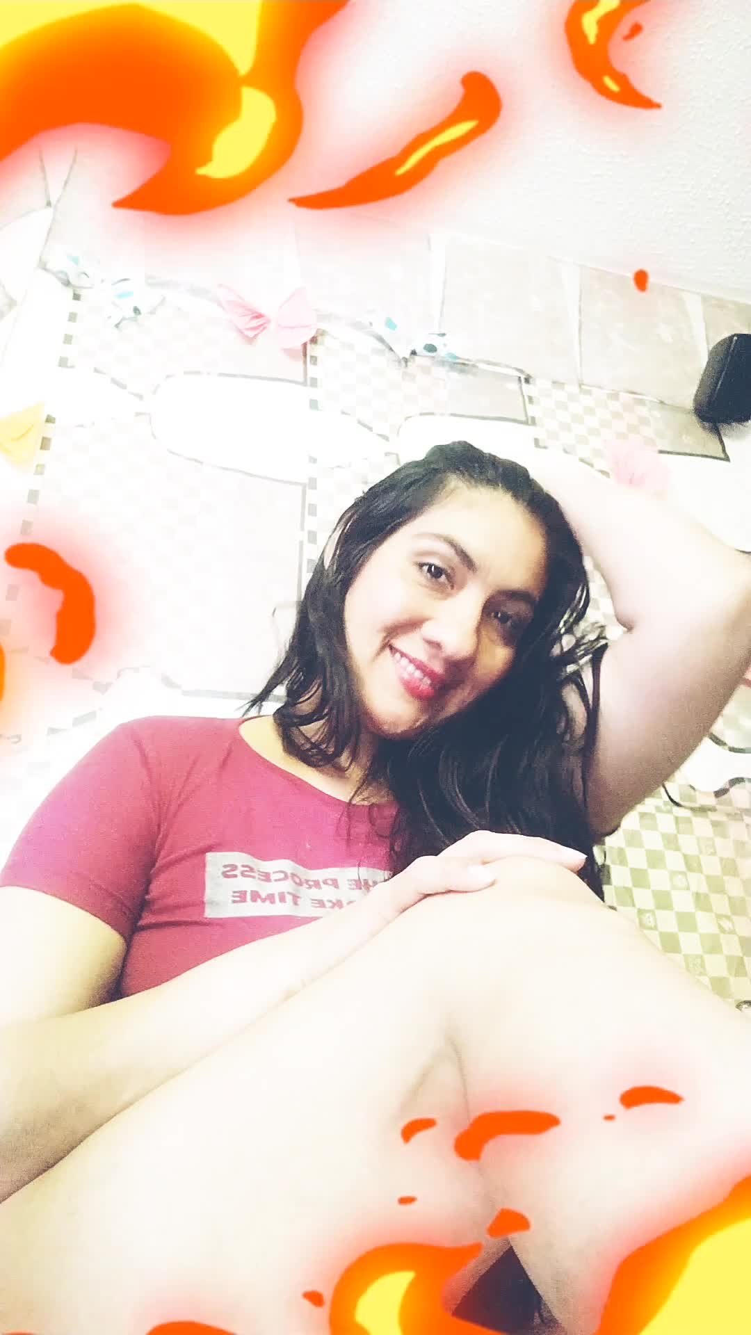 Image 23 of IMENET, female webcam model, 35 years old, on live webcam