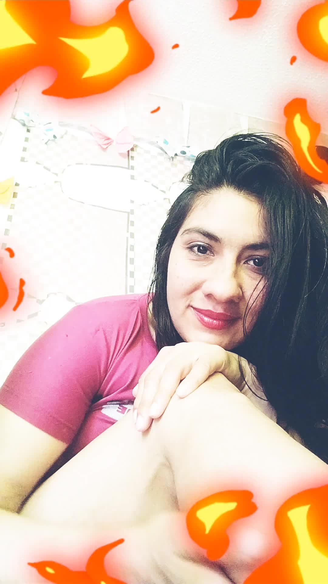 Image 28 of IMENET, female webcam model, 35 years old, on live webcam