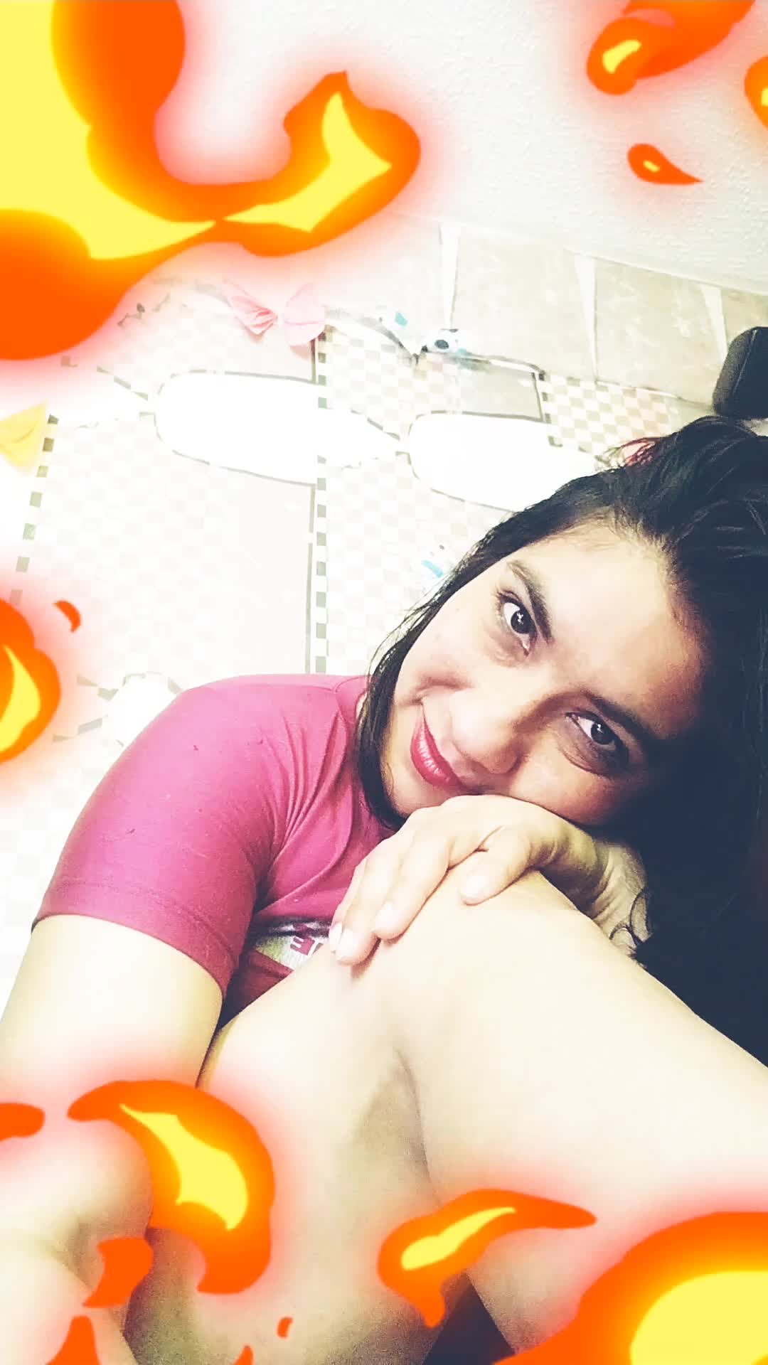 Image 30 of IMENET, female webcam model, 35 years old, on live webcam