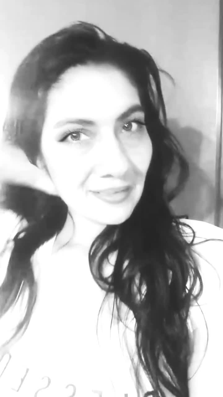 Image 9 of IMENET, female webcam model, 35 years old, on live webcam