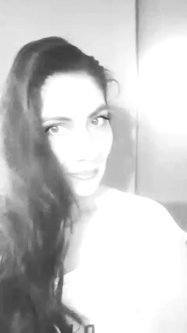 Image 10 of IMENET, female webcam model, 35 years old, on live webcam