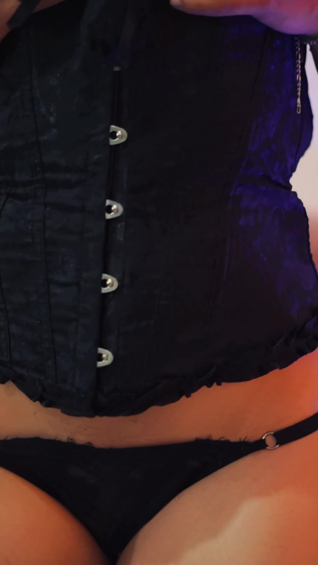 Image 7 of MariaFoxx, female webcam model, 20 years old, on live webcam