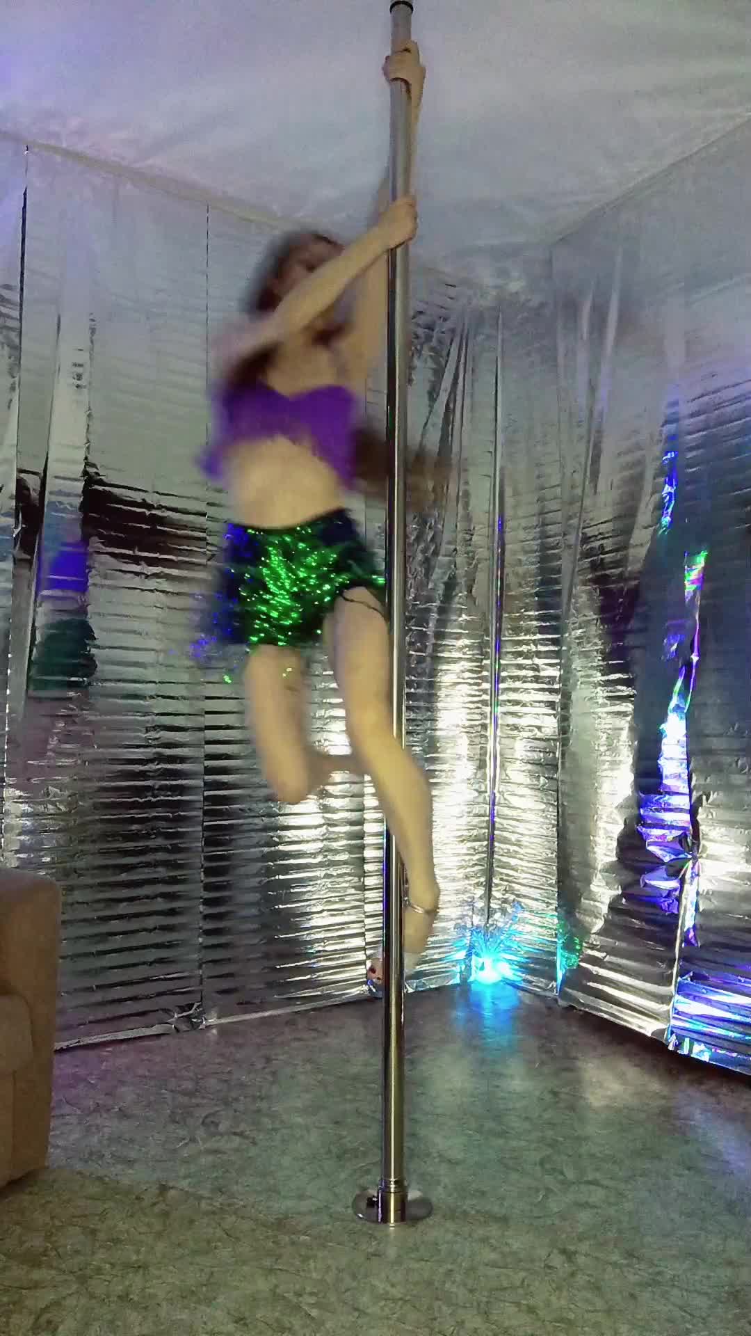 Sparkles on the pylon &mdash; clip by StarKristy