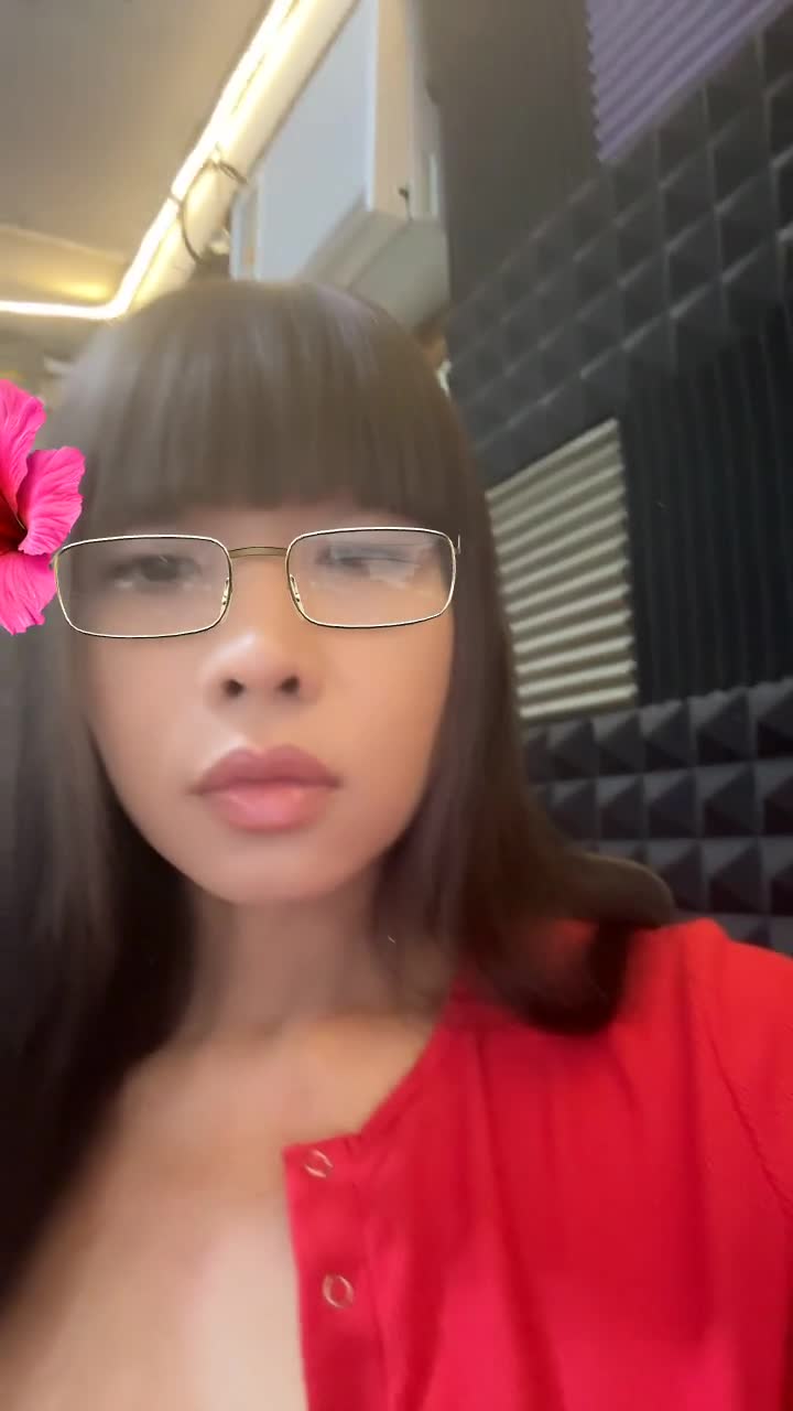 in red &mdash; clip by lexie-hart