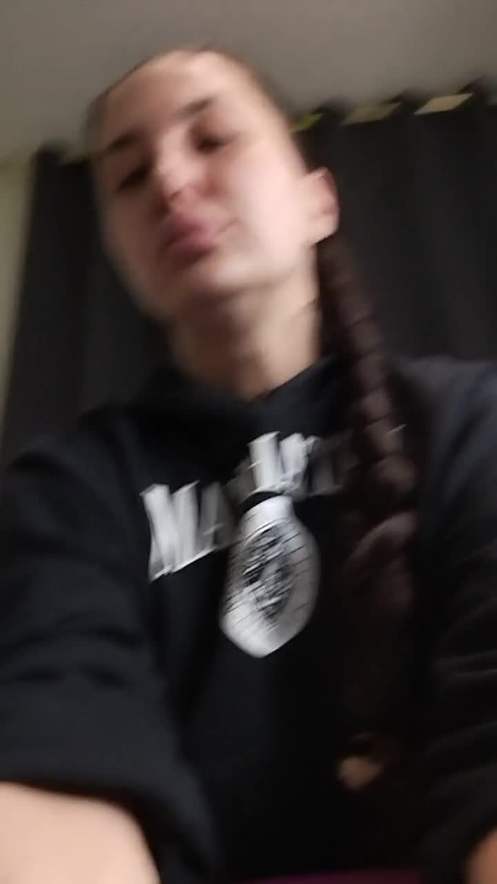 Image 3 of MonicaMilf, female webcam model, 35 years old, on live webcam