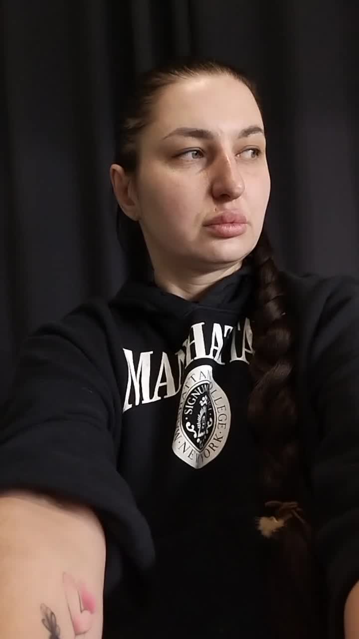 Image 5 of MonicaMilf, female webcam model, 35 years old, on live webcam