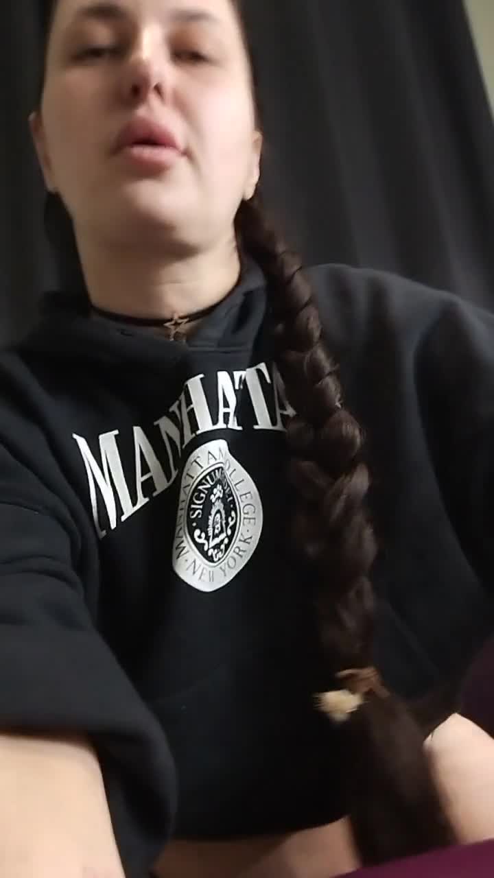 Image 10 of MonicaMilf, female webcam model, 35 years old, on live webcam