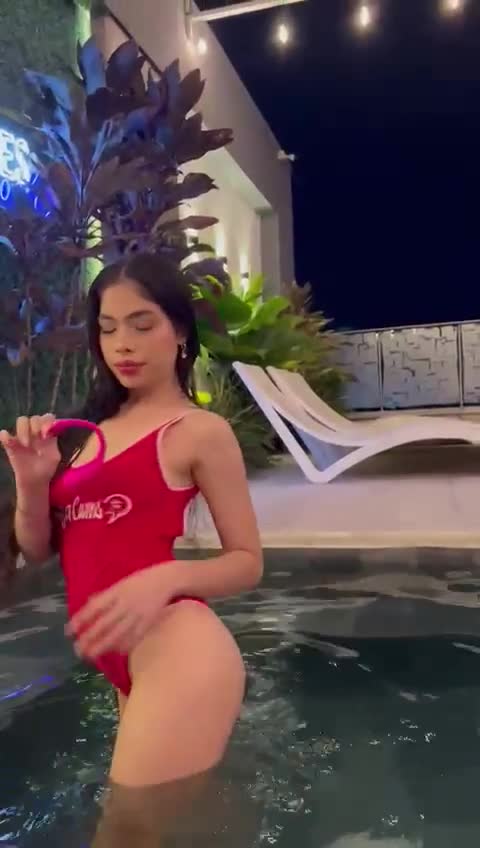 Image 7 of LeiaStone, female webcam model, 19 years old, on live webcam