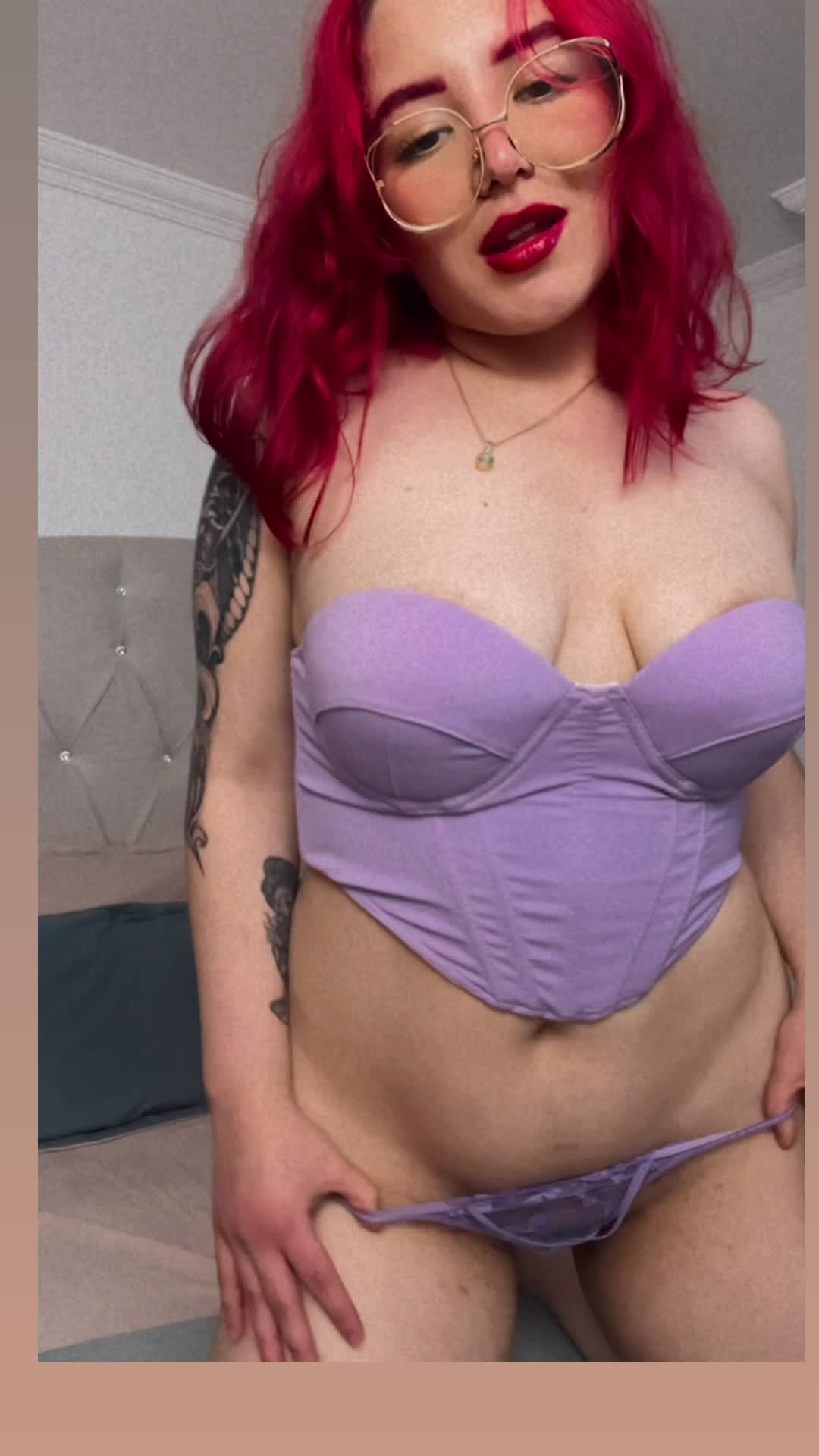 Image 6 of KateMessy1, female webcam model, 19 years old, on live webcam