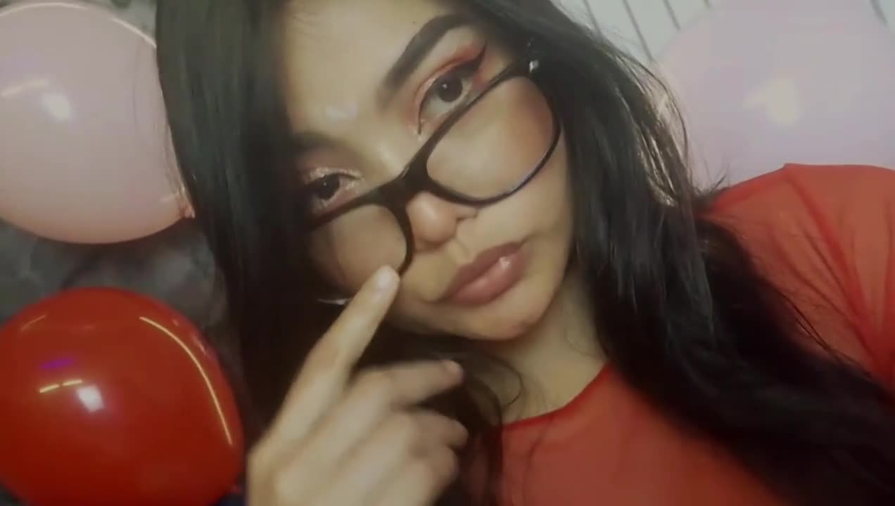 Image 2 of AteneaRoldan, female webcam model, 25 years old, on live webcam