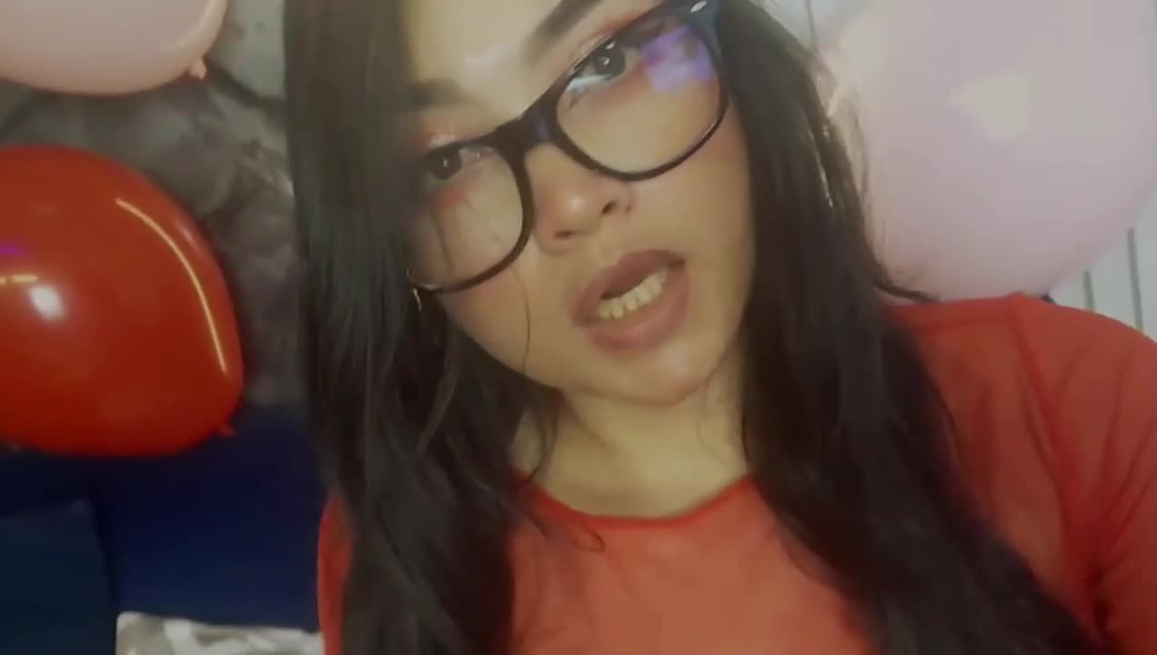 Image 3 of AteneaRoldan, female webcam model, 25 years old, on live webcam