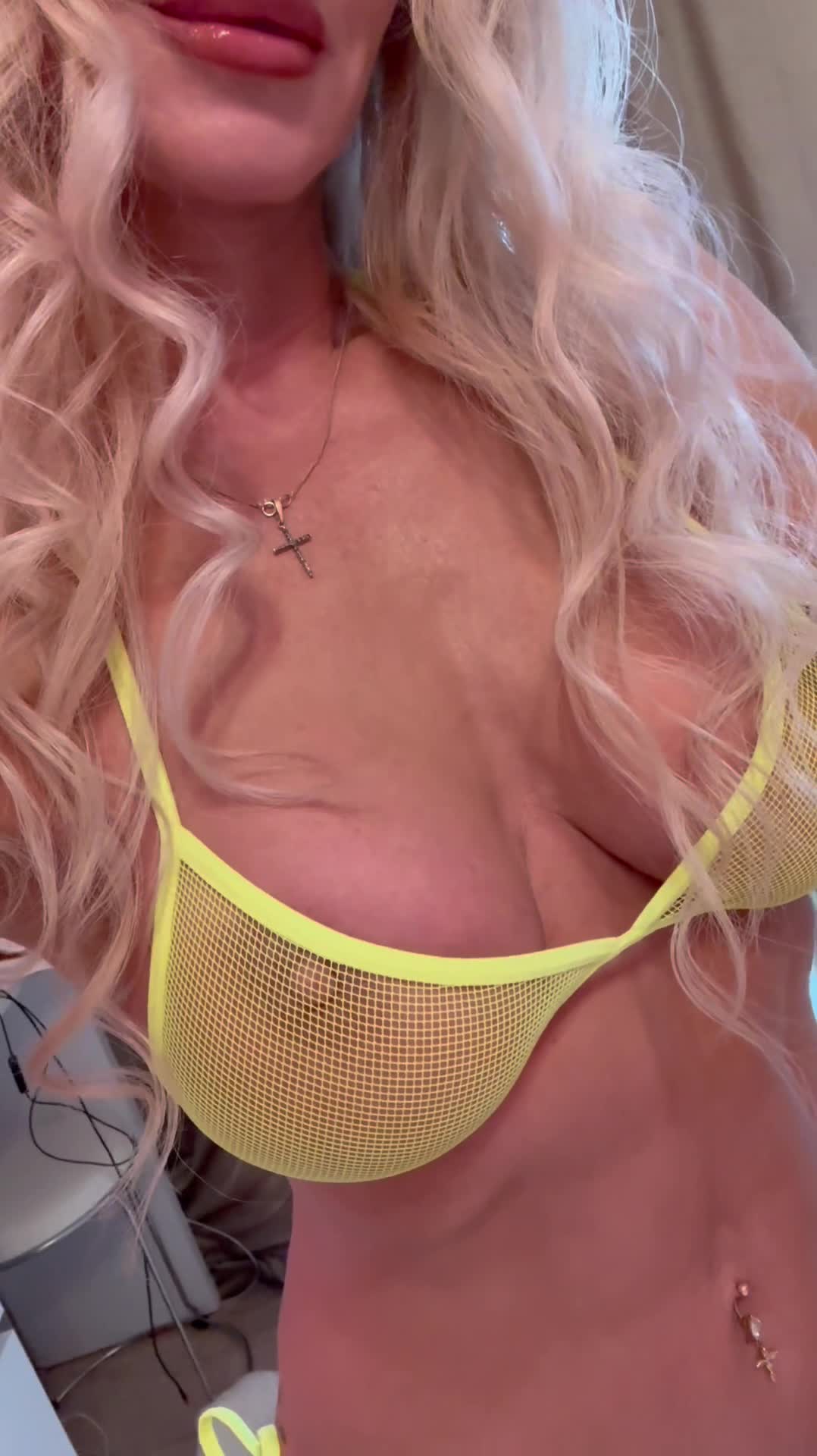 Image 1 of ALISE8881, female webcam model, 37 years old, on live webcam