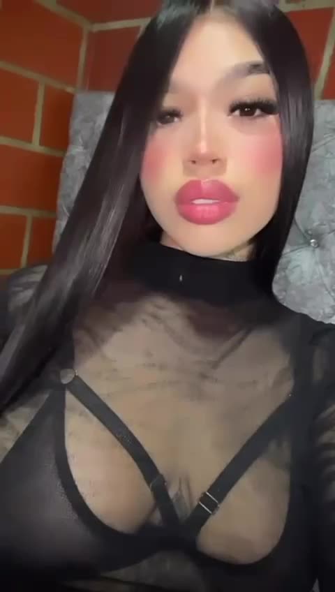 Image 2 of tifanymonroehot, female webcam model, 18 years old, on live webcam