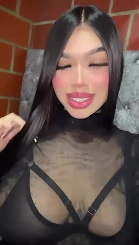 Image 3 of tifanymonroehot, female webcam model, 18 years old, on live webcam