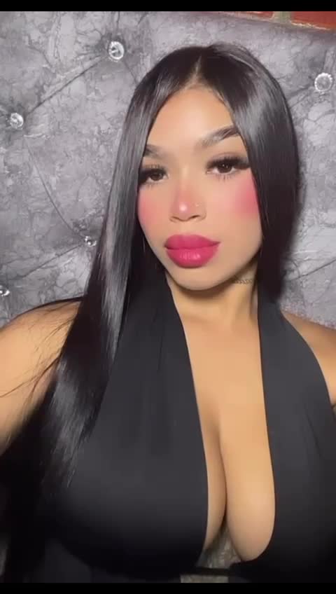 Image 7 of tifanymonroehot, female webcam model, 18 years old, on live webcam