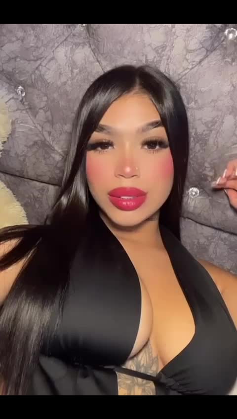 Image 10 of tifanymonroehot, female webcam model, 18 years old, on live webcam