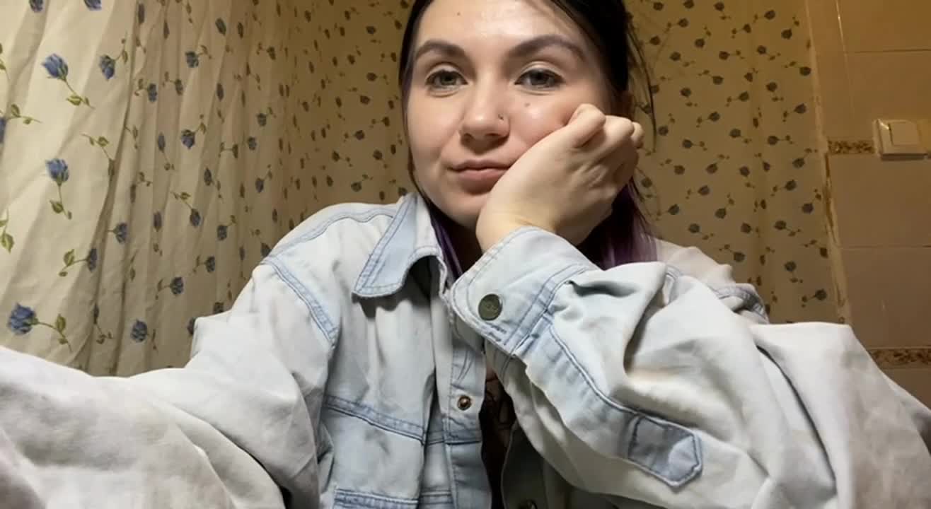 Image 4 of NakitaBayardo, female webcam model, 18 years old, on live webcam