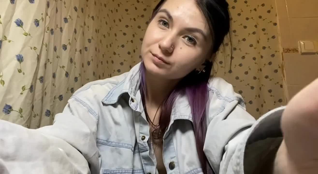 Image 11 of NakitaBayardo, female webcam model, 18 years old, on live webcam