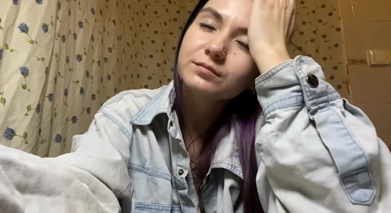 Image 20 of NakitaBayardo, female webcam model, 18 years old, on live webcam