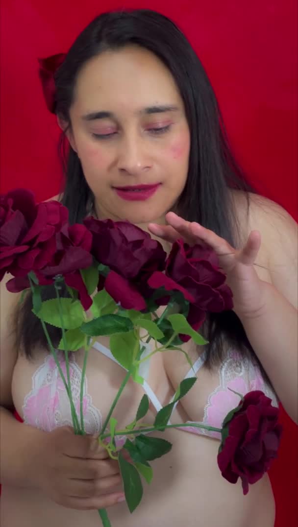 Image 7 of LeilaSmith, female webcam model, 36 years old, on live webcam