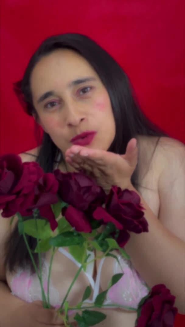 Image 8 of LeilaSmith, female webcam model, 36 years old, on live webcam