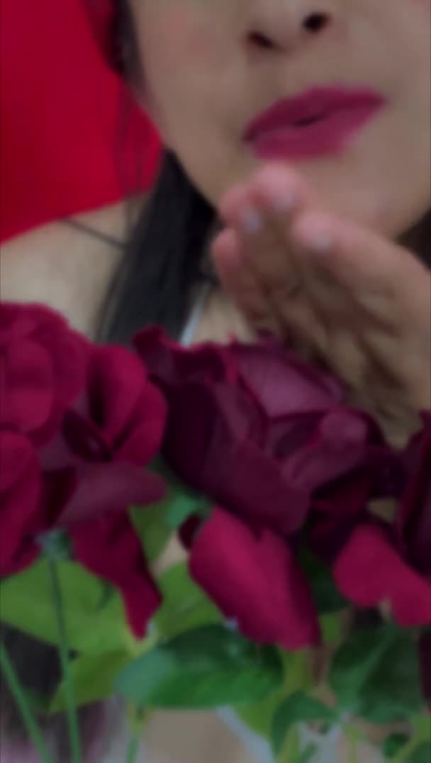 Image 9 of LeilaSmith, female webcam model, 36 years old, on live webcam