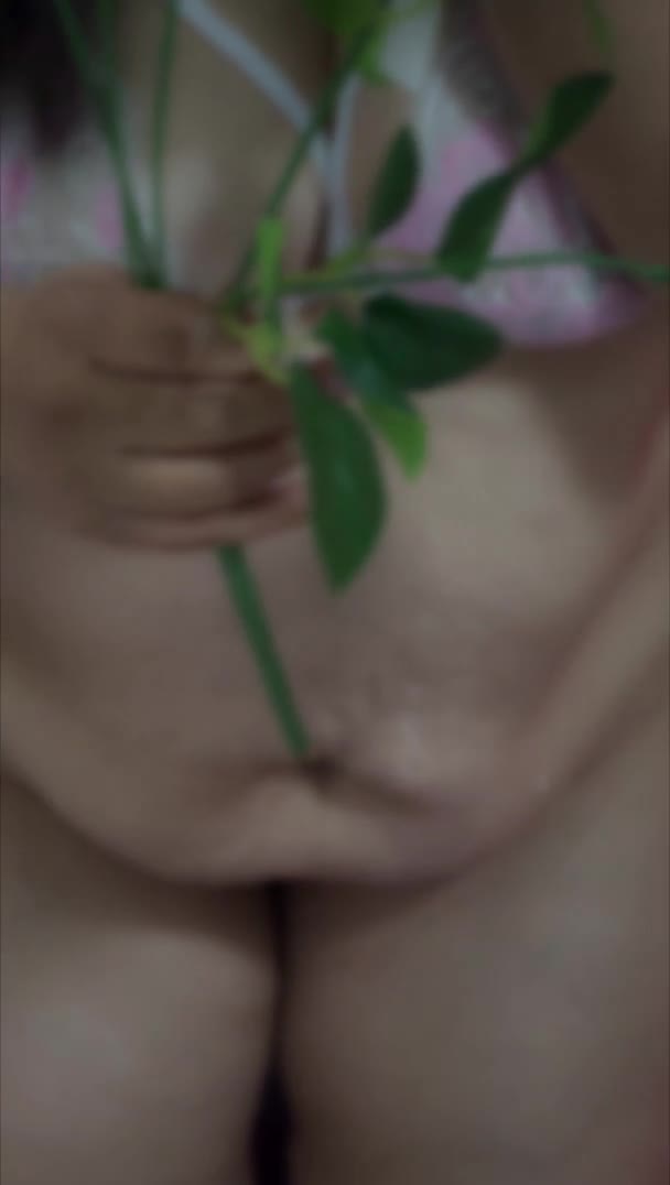 Image 10 of LeilaSmith, female webcam model, 36 years old, on live webcam