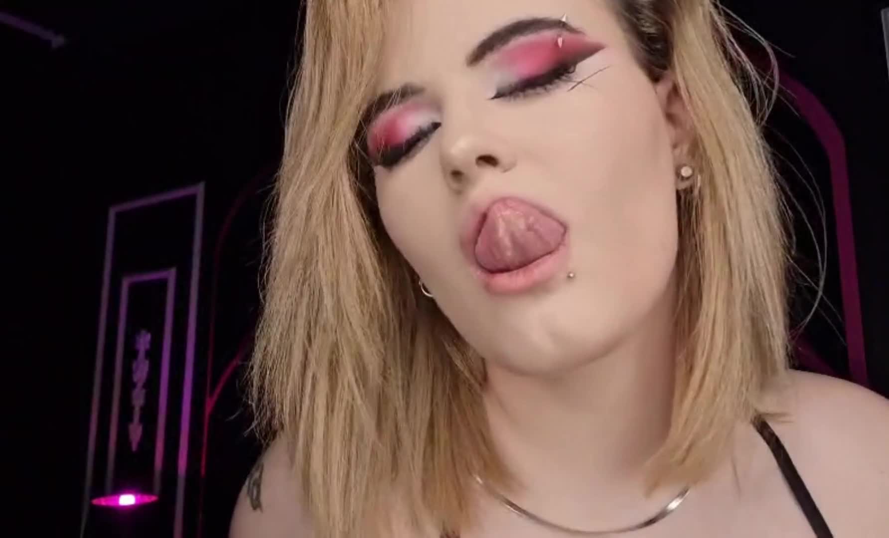 Image 53 of JasminVoss, female webcam model, 21 years old, on live webcam